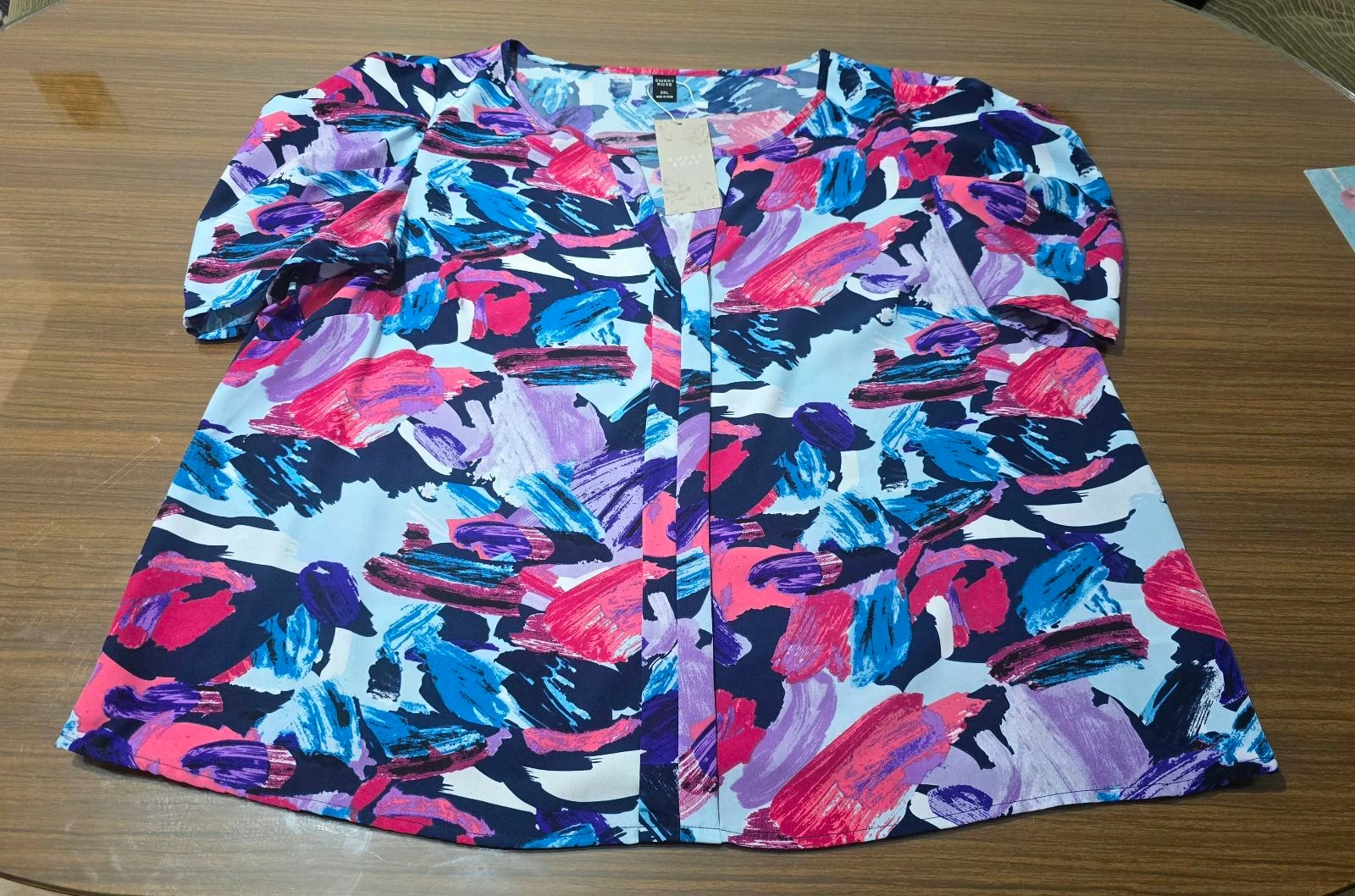 Blusa multicolor de manga corta abombada – photo 2